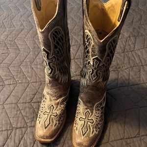 Womens Corral boots, 7.5, great shape.